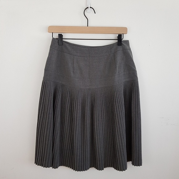 GRACE ELEMENTS Pleated Gray Skirt - Picture 2 of 6